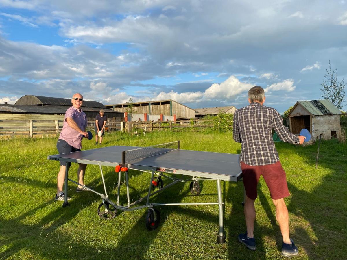 Rew Farm Country & Equestrian Accommodation - Sunrise Lodge Melksham Exteriör bild